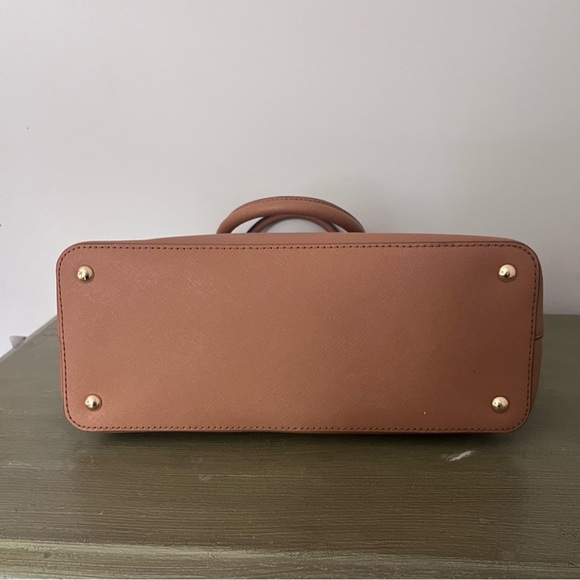 NWT Preppy Michael Kors Tan Leather Handbag Cindy Dome Acorn Minimalist Purse - Picture 13 of 13